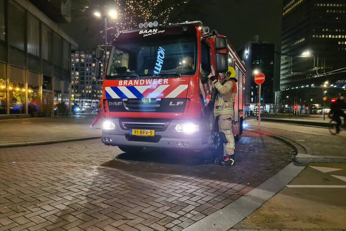 Bord dreigt op weg te vallen
