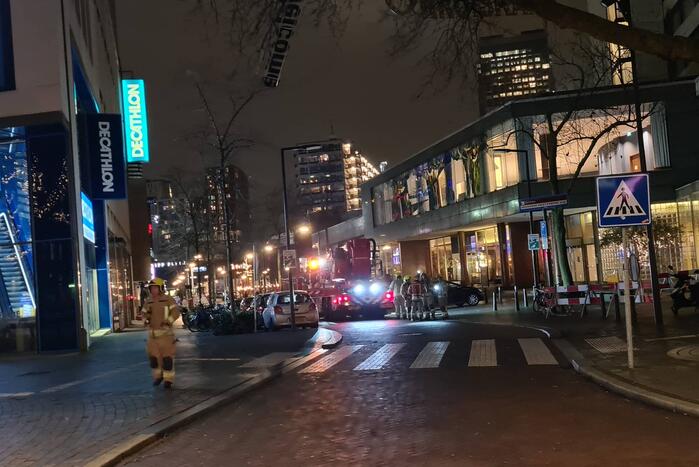 Bord dreigt op weg te vallen