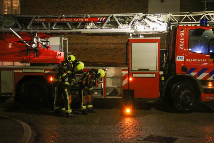 Planken waaien van dak af