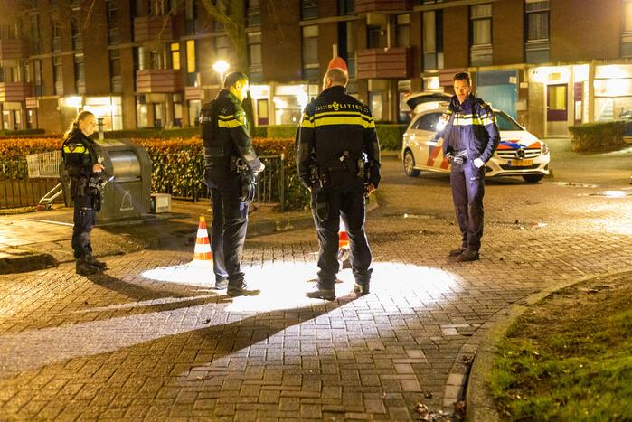 Politie vindt kogelhulzen na melding schietpartij