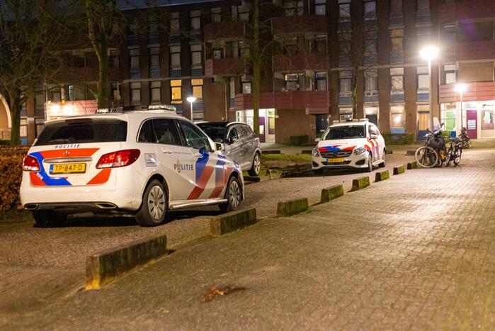 Politie vindt kogelhulzen na melding schietpartij