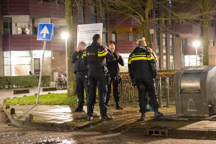 Politie vindt kogelhulzen na melding schietpartij