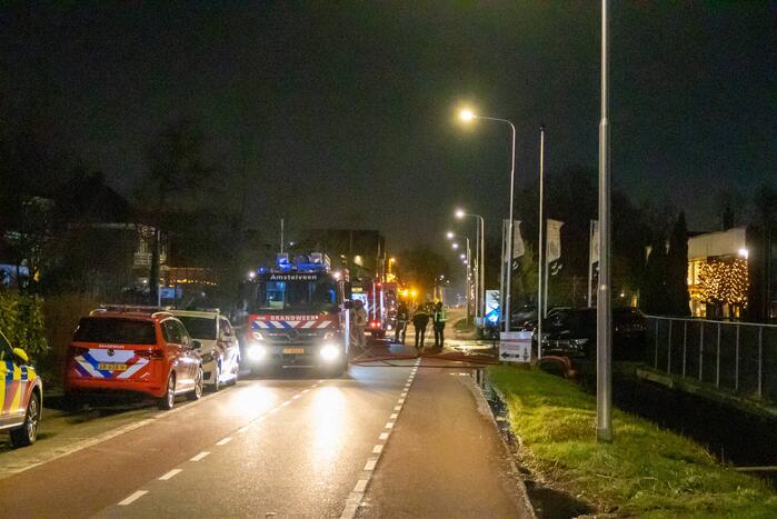 Flinke vlammen bij brand in gebouw