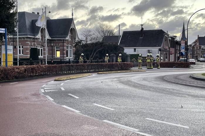 Grote boom omgelegd door storm Dudley