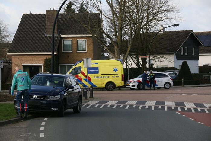 Fietser en auto in botsing