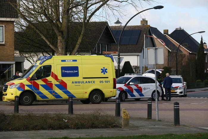 Fietser en auto in botsing