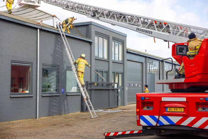 Lichtkoepel Mac Carwash waait los