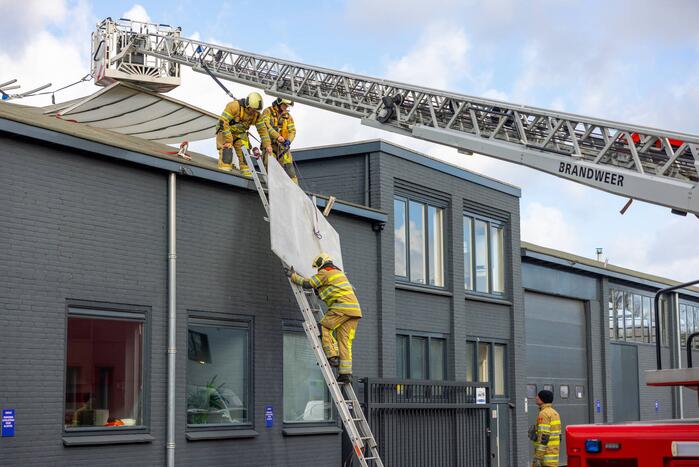 Lichtkoepel Mac Carwash waait los