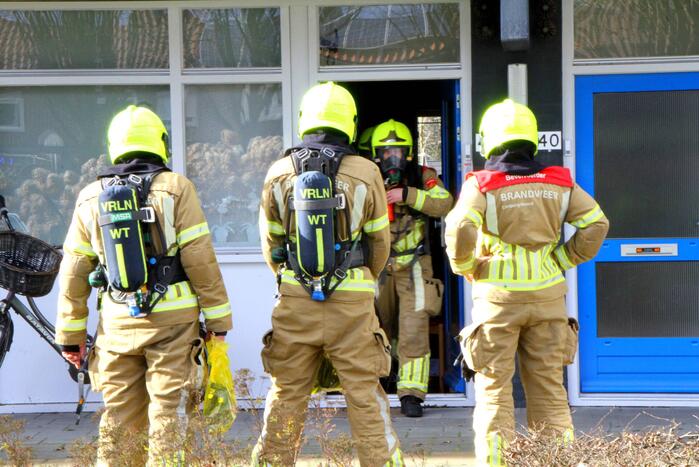 Brandweer doet onderzoek in woning