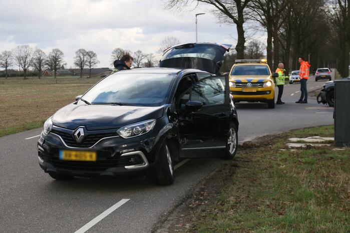 Flinke schade vij verkeersongeval op kruising