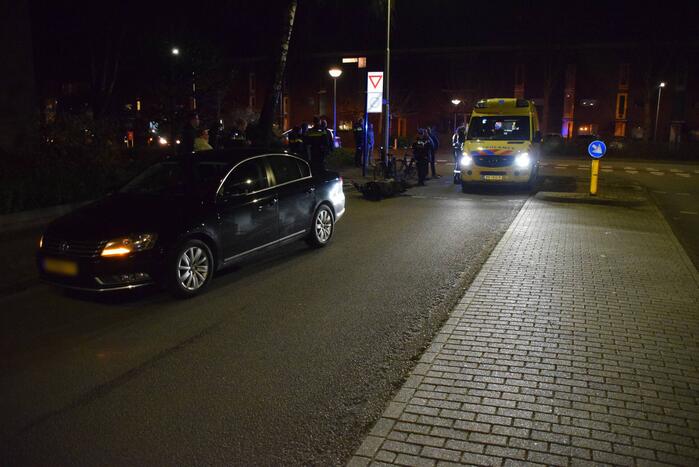 Schade na ongeval tussen auto en scooter