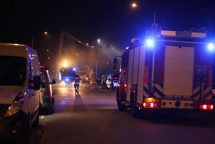 Grote brand in bedrijfspand