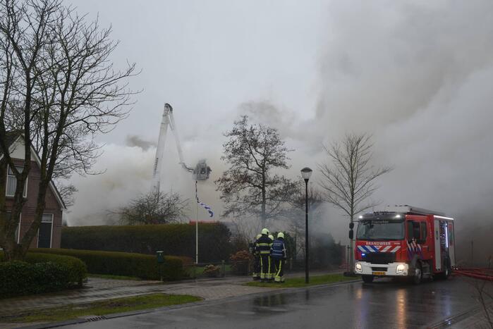 Zeer grote brand in boerderij