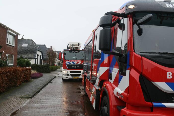 Overkapping van woning laat los door harde wind