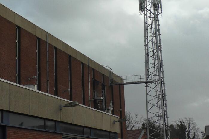 Losgewaaid dak raakte meerdere woningen