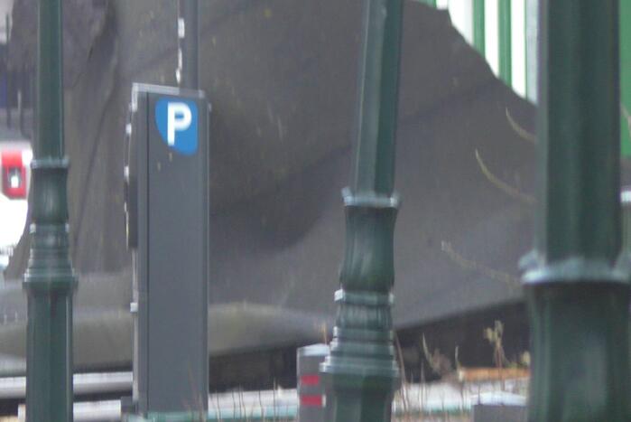 Losgewaaid dak raakte meerdere woningen