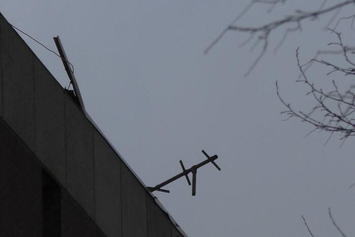 Losgewaaid dak raakte meerdere woningen