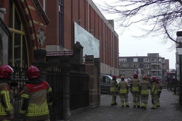 Losgewaaid dak raakte meerdere woningen
