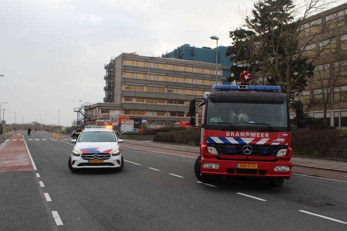 Dak waait los van ziekenhuis