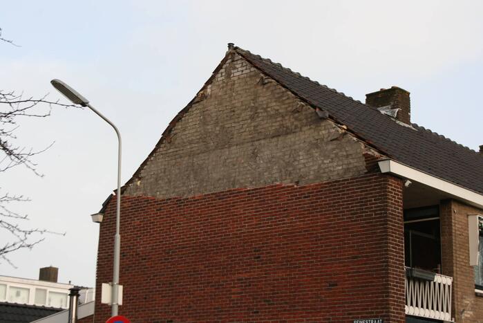 Gevel stort in door harde wind