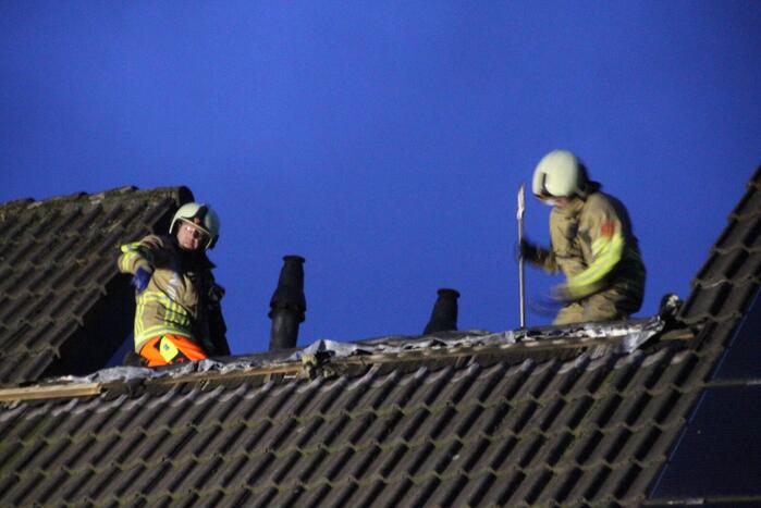 Dakrand losgewaaid door storm