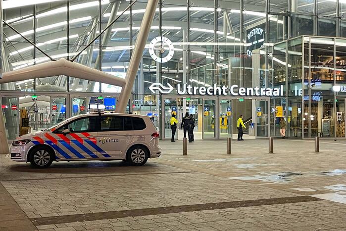 Persoon neergestoken met kapotgeslagen drankfles