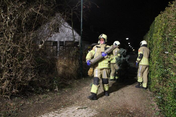 Omgevallen boom blokkeert fietspad