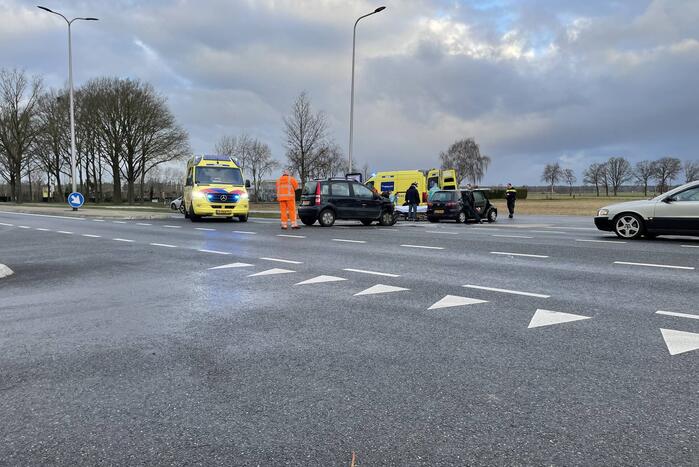 Botsing tussen twee voertuigen op kruising