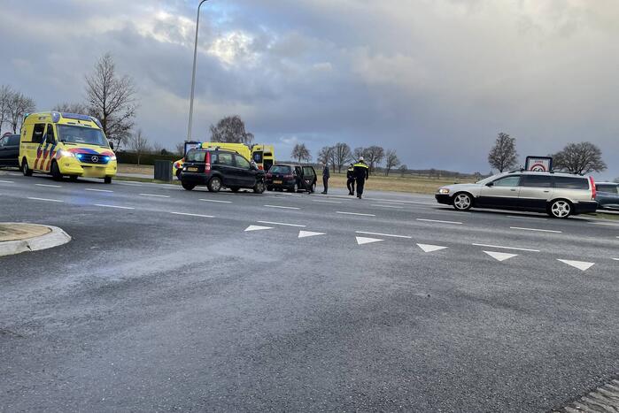 Botsing tussen twee voertuigen op kruising