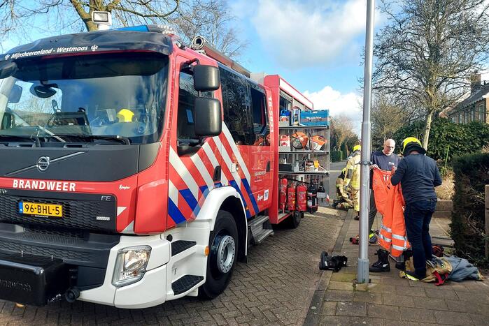 Omgewaaide boom verspert doorgang