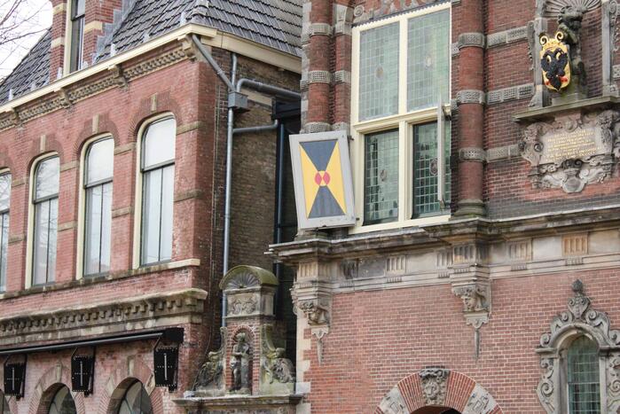 Stormschade aan pas verbouwd stadhuis