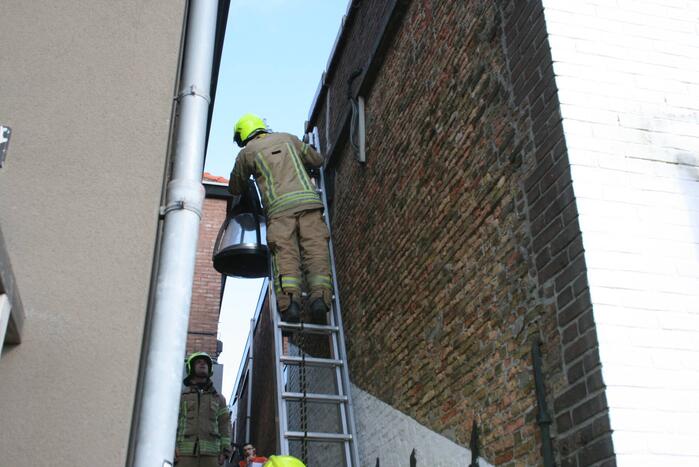Brandweer ingezet voor stormschades in winkelgebied