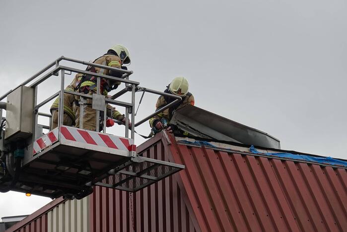 Dakplaat los gewaaid op sporthal