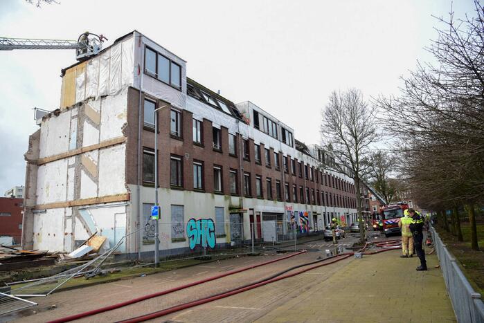 Flinke rookontwikkeling vanwege brand in slooppand