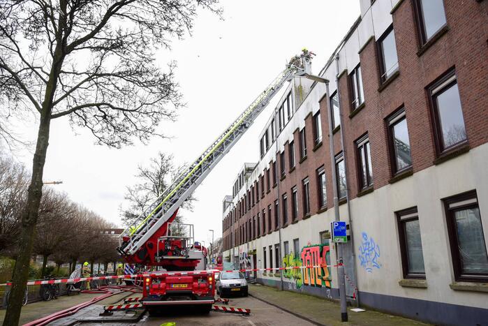 Flinke rookontwikkeling vanwege brand in slooppand