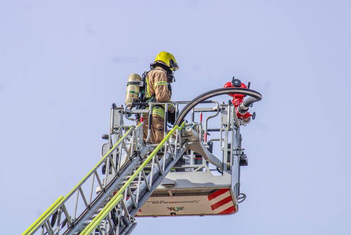 Flinke rookontwikkeling vanwege brand in slooppand