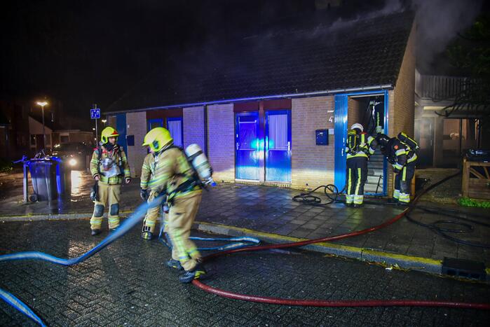 Forse brand in slaapkamer van woning