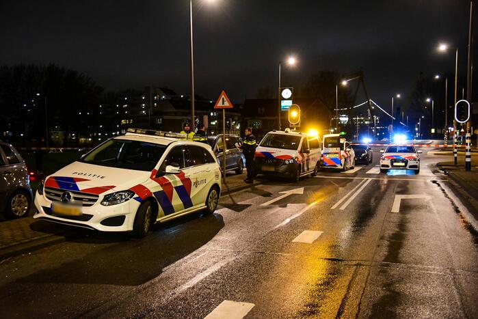 Maaltijdbezorger met fiets aangereden