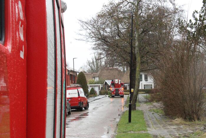 Dakbeplating verwijderd door brandweer