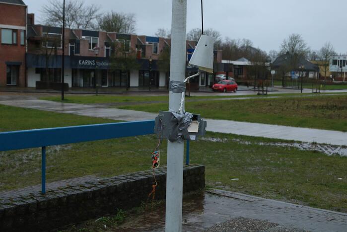 Delen van dak Sporthal Van der Bijha kom los