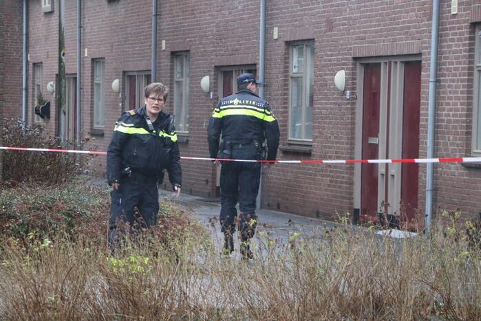 Woningen ontruimd nadat bomen dreigen om te waaien