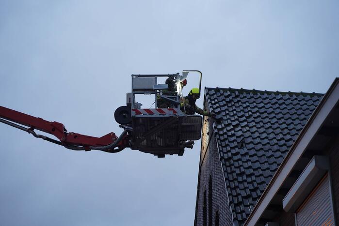 Brandweer ingezet voor stormschade aan kerk