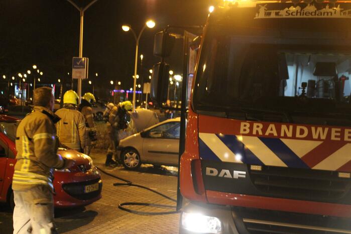 Brandweer verricht controle na brand in voertuig