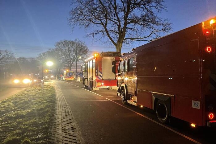 Automobiliste gewond bij botsing met bestelbus
