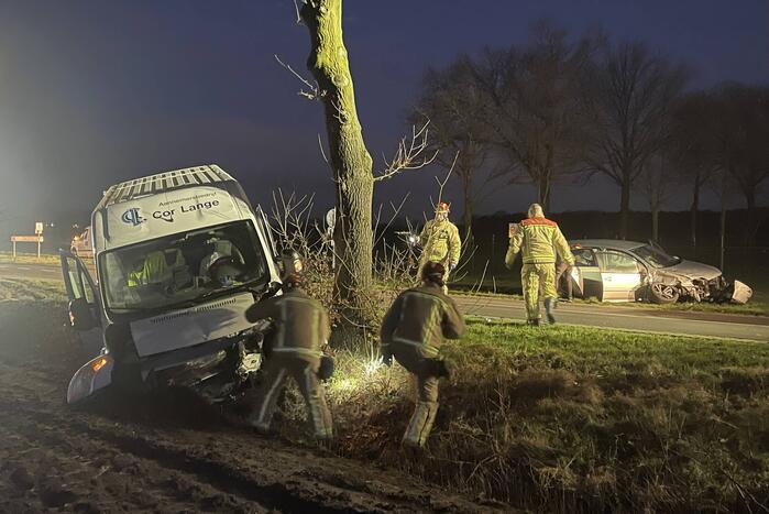 Automobiliste gewond bij botsing met bestelbus