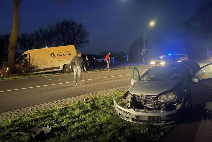 Automobiliste gewond bij botsing met bestelbus
