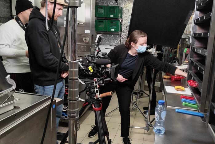 Opnames snackinfluencer Eke Bosman van McDonalds palindroomburger 22022022