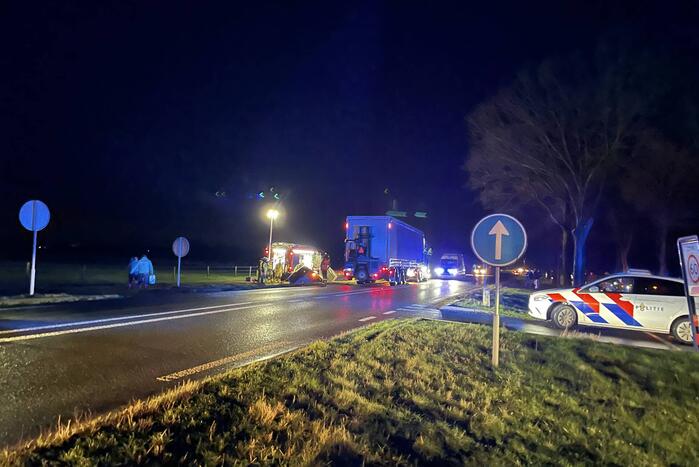 Ernstig ongeval tussen vrachtwagen en bestelbus