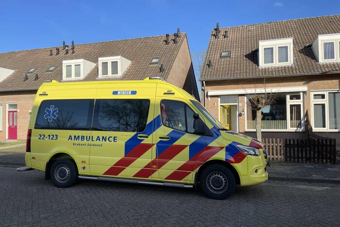 Kind bekneld met voet in traplift