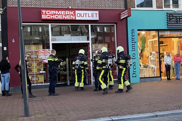 Brandweer controleert winkel na brandmelding
